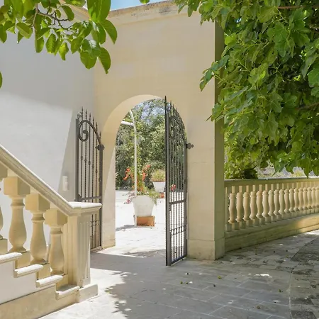 مزرعة للإقامة Masseria San Biagio *